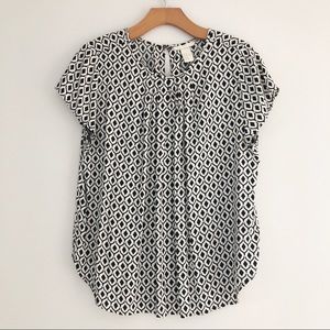 H&M Black & White Geometric Print Top- sz 8